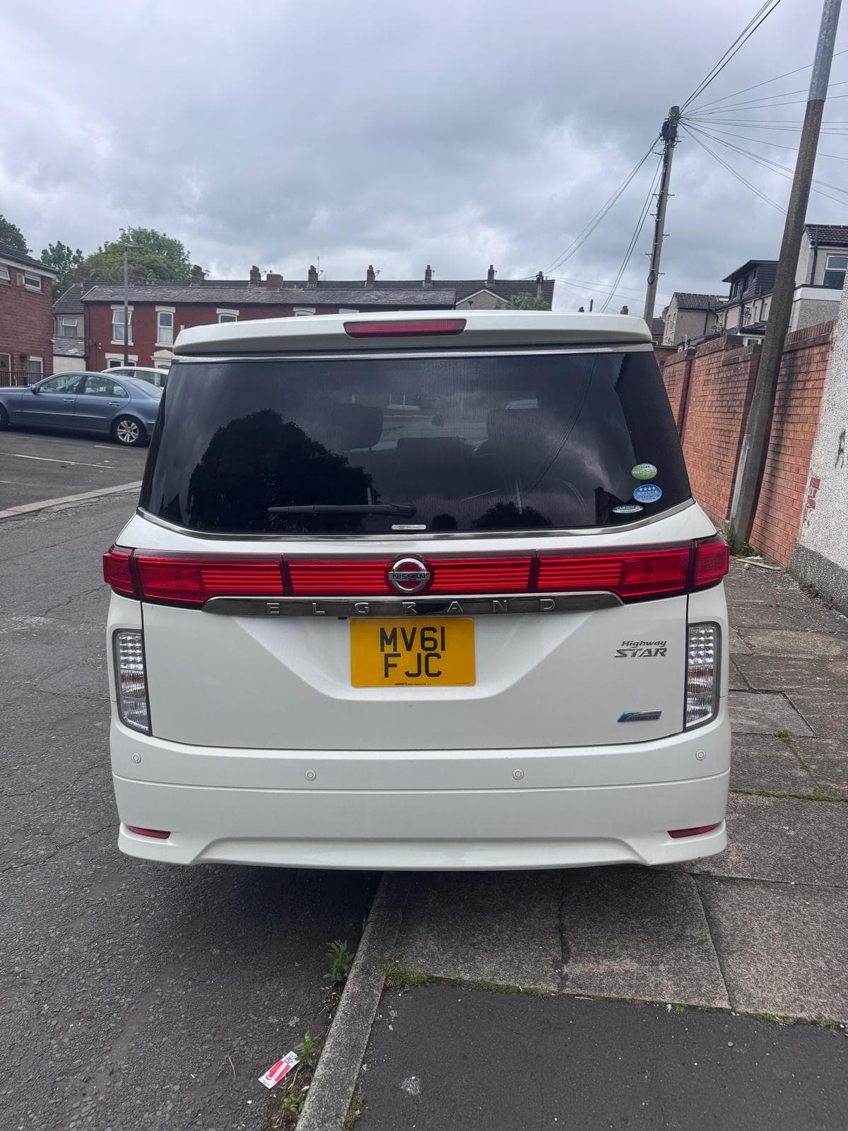 Nissan Elgrand (2011) thumbnail 6